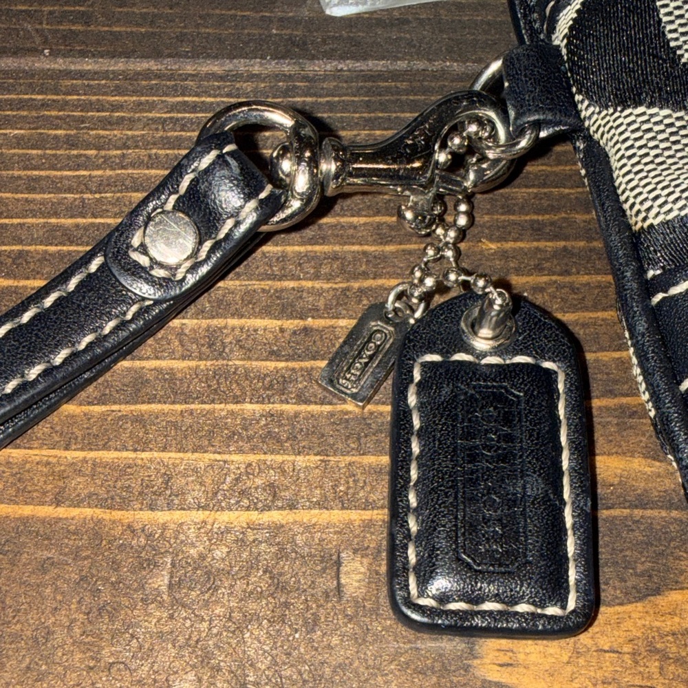 Coach*Rare*Signature C Canvas, Tweed & Leather Trim Soho Wristlet/Wallet (EUC) - Picture 7 of 16